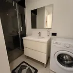1 Bedroom In Prime Near Pullman