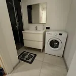 1 Bedroom In Prime Near Pullman شقة