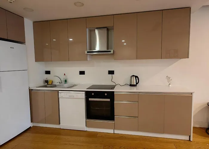 1 Bedroom In Prime Near Pullman * Istanbul