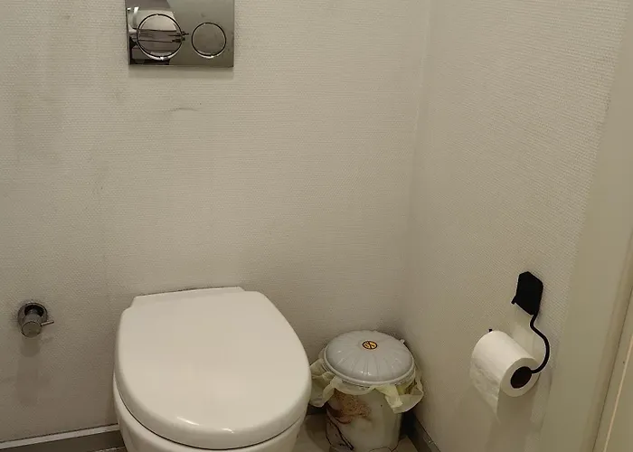 1 Bedroom In Prime Near Pullman Apartment *